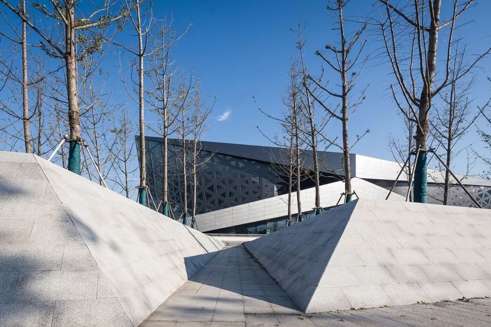 扬州南部新城体育园 | 现代建筑与传统窗花的完美融合-88