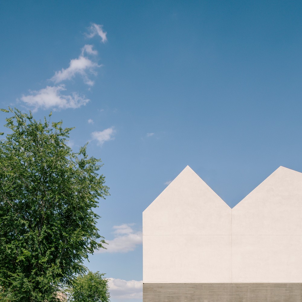 马德里锯齿形屋顶住宅-3