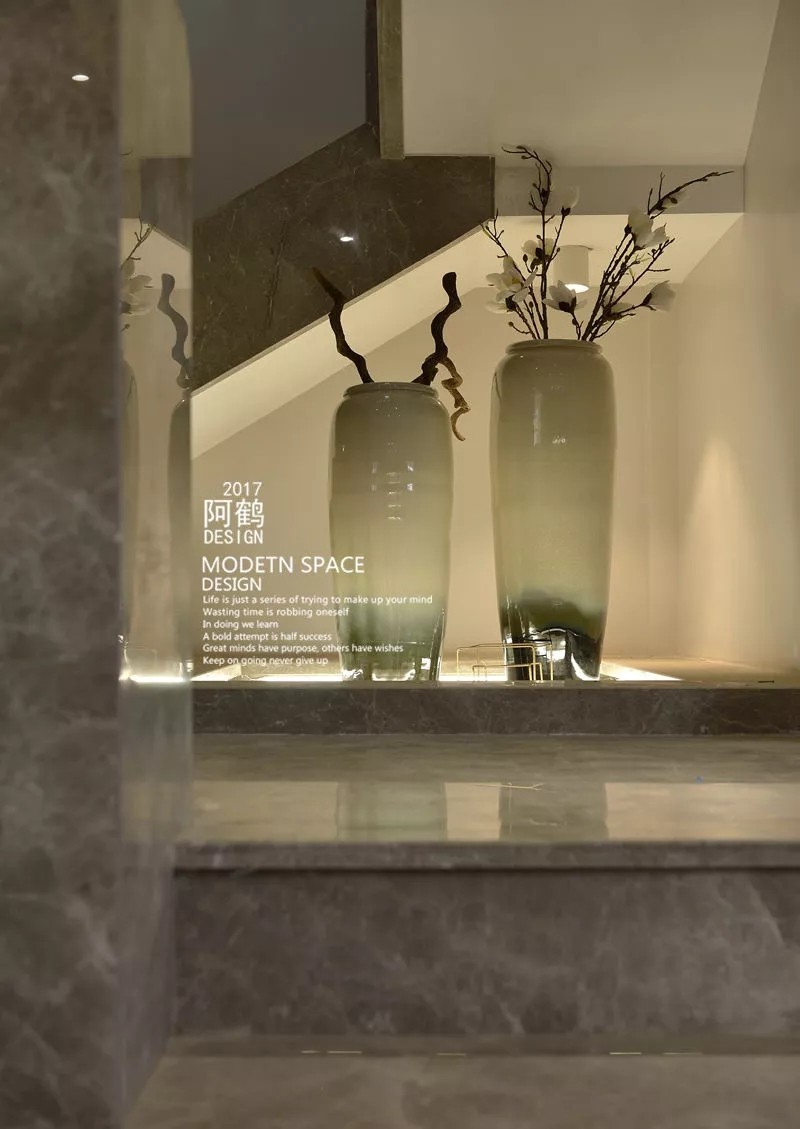 客厅中间的一堵墙竟然是电视机绝佳的摆放位置？| 阿鹤设计-22