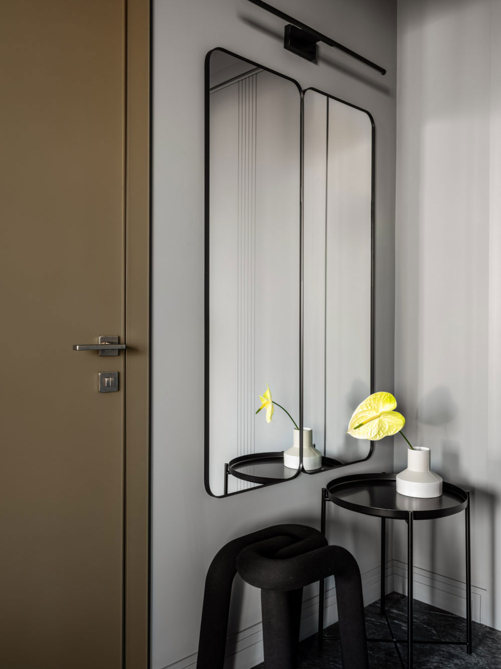 莫斯科 80 平米简约现代公寓,色彩点缀打破灰色空间-14