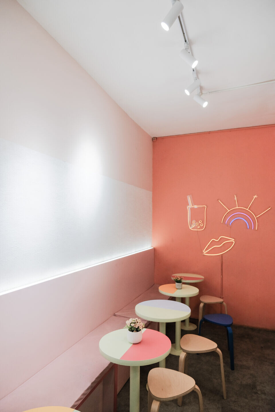 色彩斑斓的印尼 Boba Zilla 咖啡馆-13