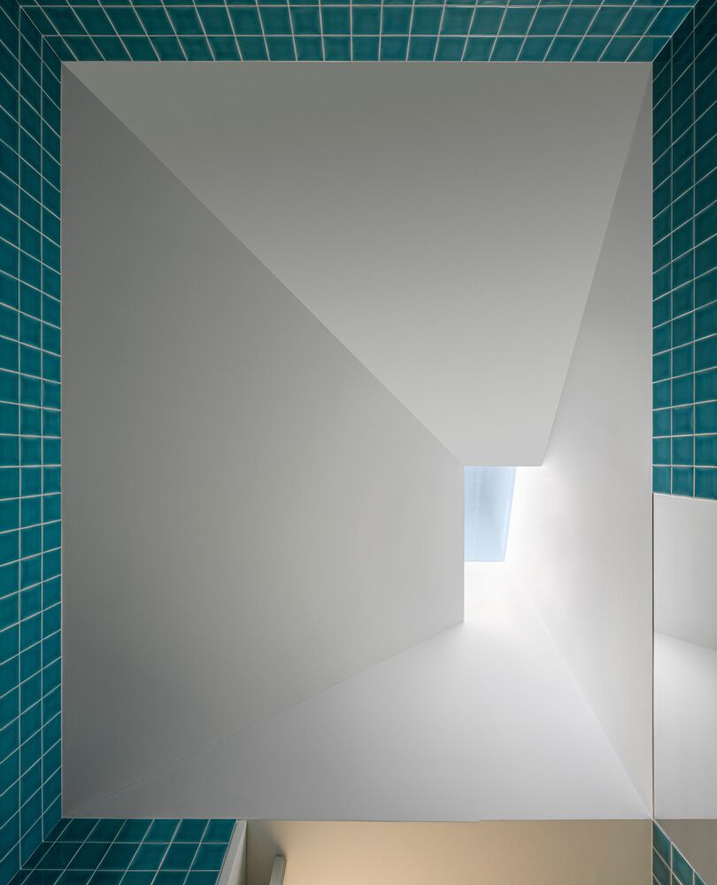 三个倾斜屋顶清晰空间层次的住宅设计丨戈者设计-28