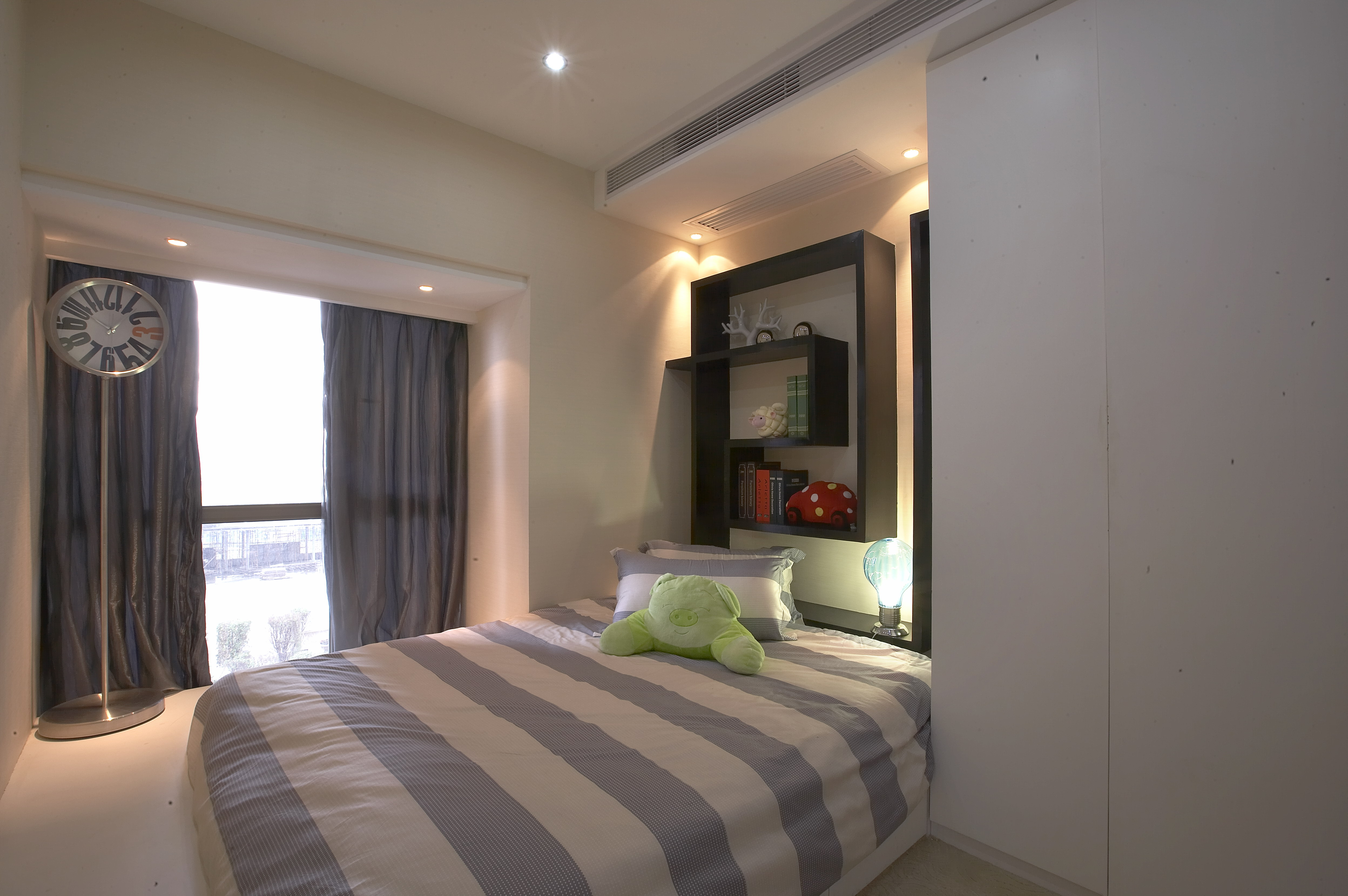 金泓凯旋城142户型-11