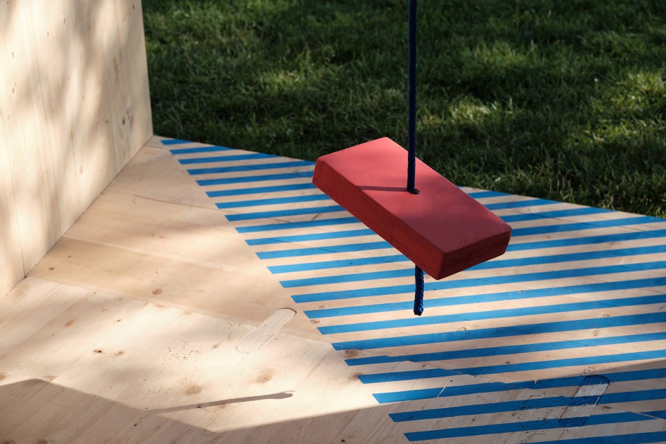 纽约回收木质展亭“Salvage Swings”-26