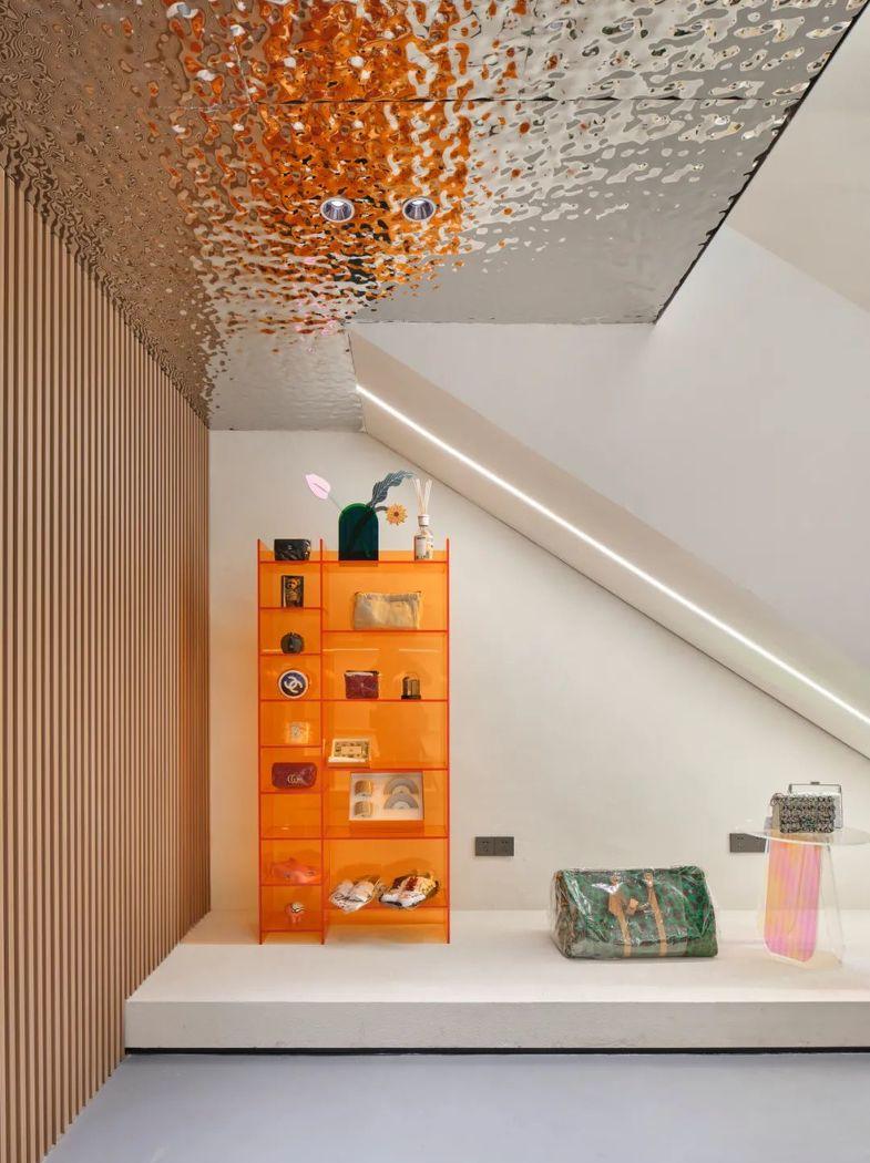 AO×DESIGN 奢侈品店的悬浮桥梁设计-29