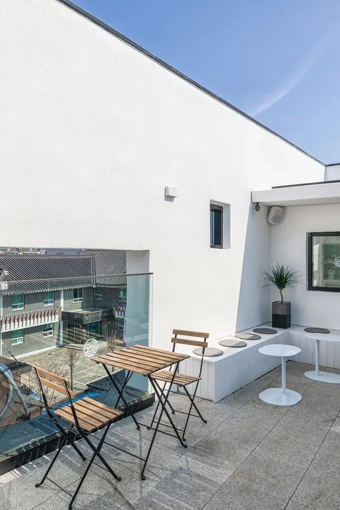 千年庆州咖啡馆 | 融合历史与现代的空间艺术-15