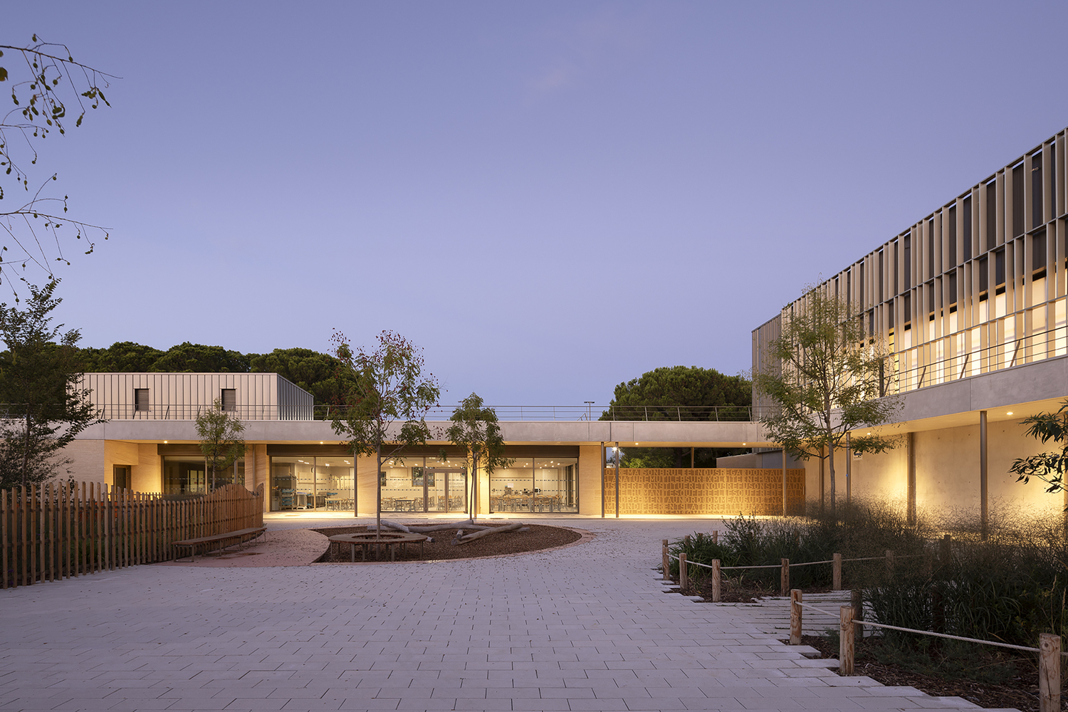 雅克·希拉克学校与体育馆-14