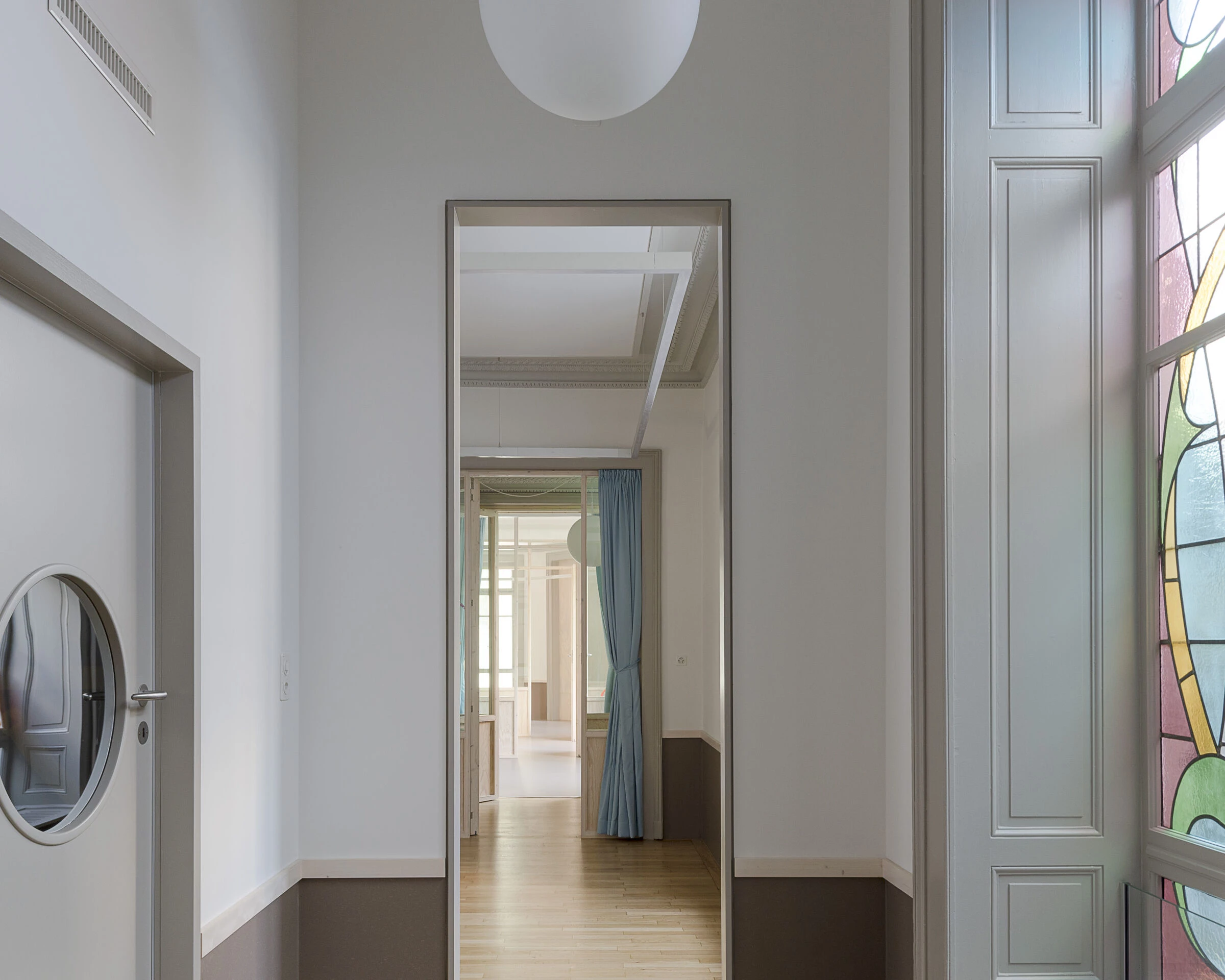 TRANSFORMATION OF A RESTAURANT INTO A NURSERY-21