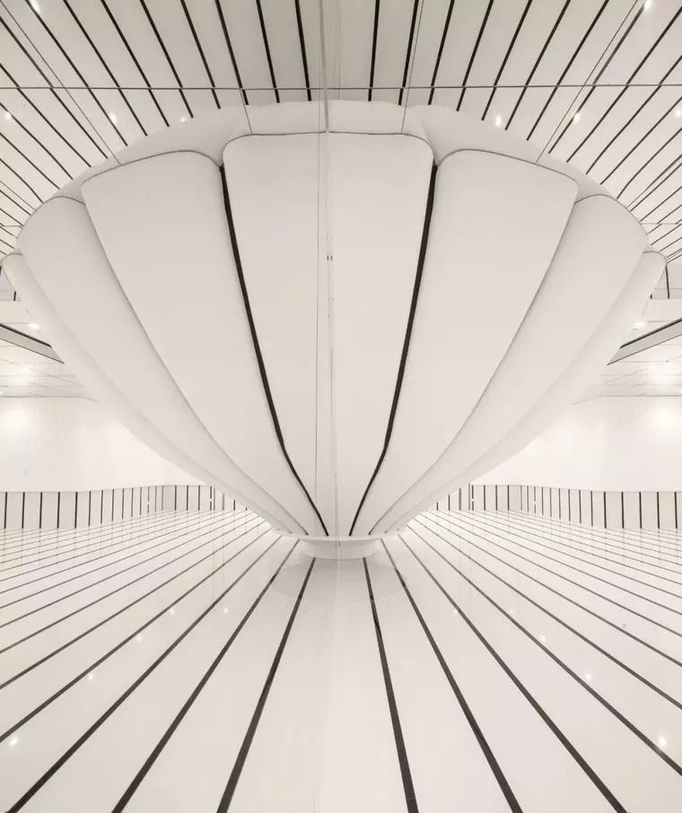 在这个令人惊叹的童话城堡办公室，我愿意天天加班！-13