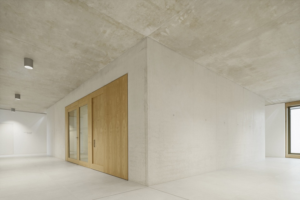 德国 Bad Kissingen 行政办公楼 · 错位立方体融入历史环境-28