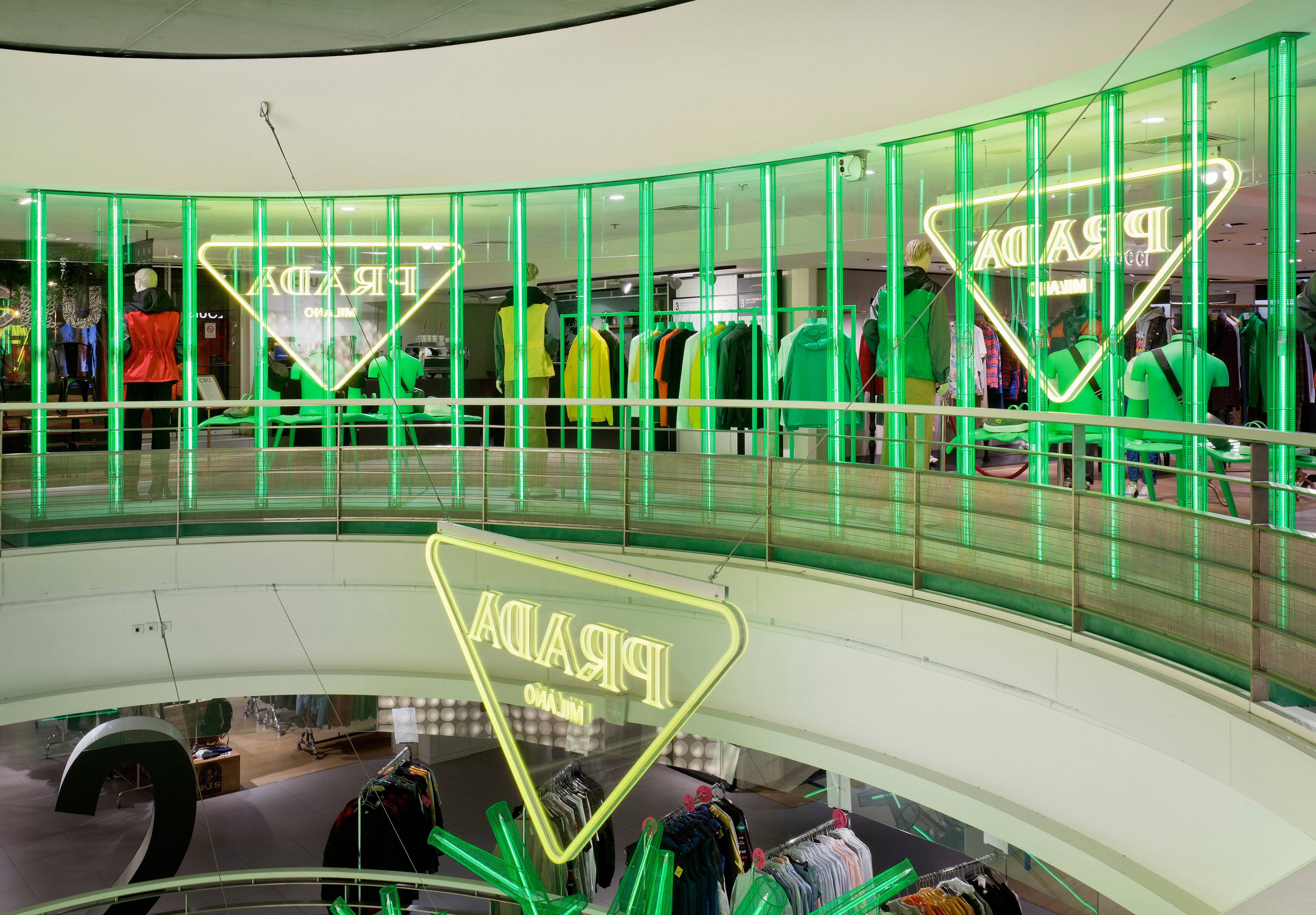 巴黎春天百货 Prada "Hyper Leaves" 特别项目-26