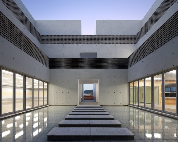 岛居社区中心 | “水”中围出的公共空间-7