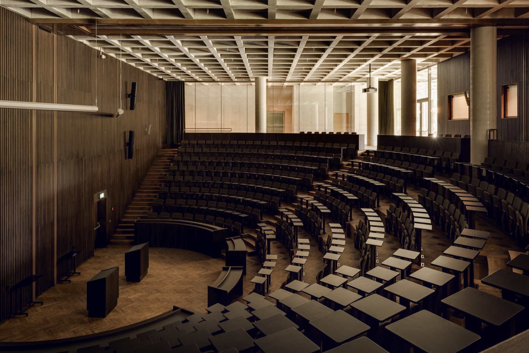 华沙大学心理学院新院楼丨波兰华沙丨Projekt Praga-90