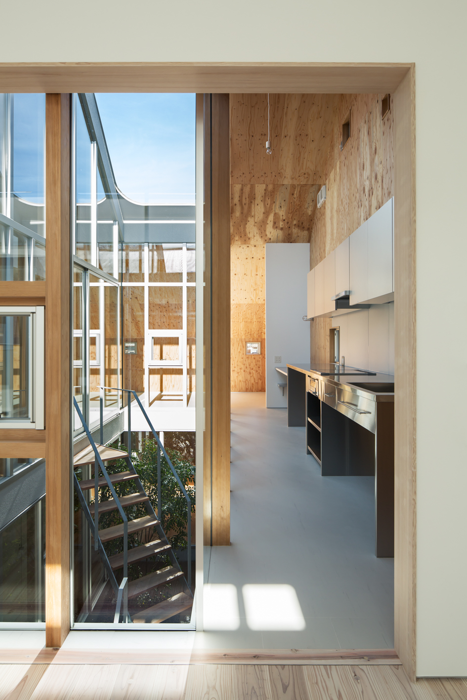 双屋共生,绿意盎然的家庭住宅-24