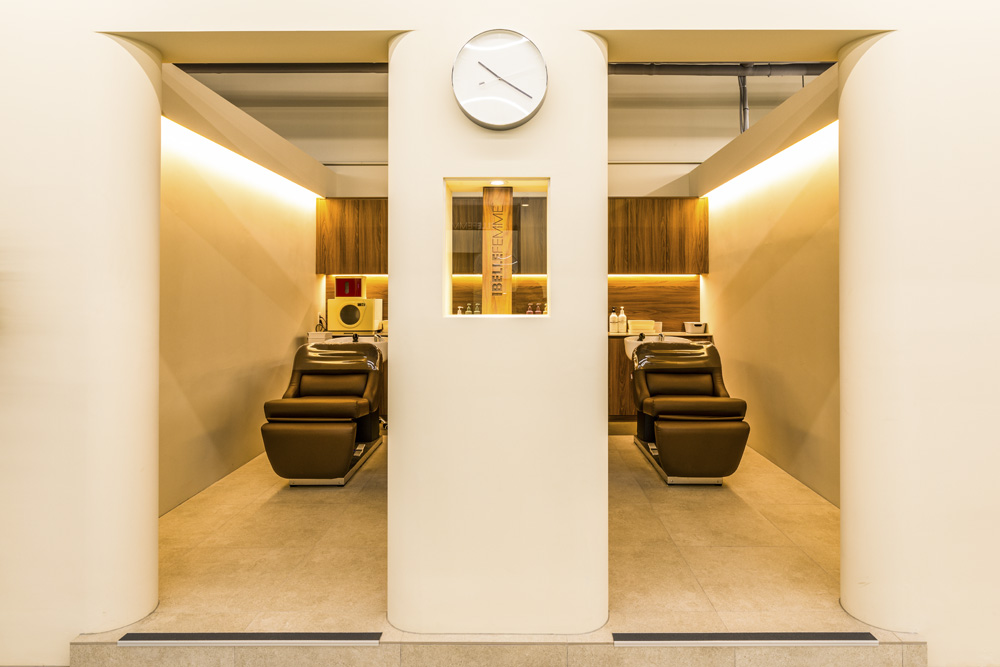 白色木纹打造现代美容空间-12