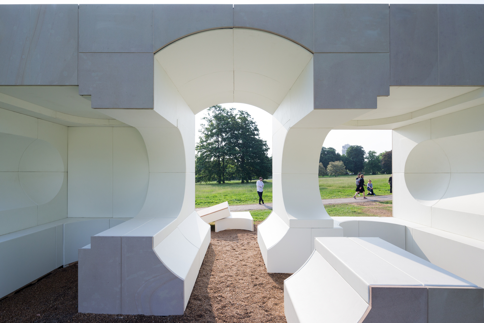 Serpentine Summer House Installation / NLÉ-12