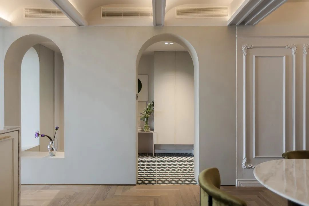 175㎡法式风情顶层复式,旋转楼梯融入“职住一体”生活-35