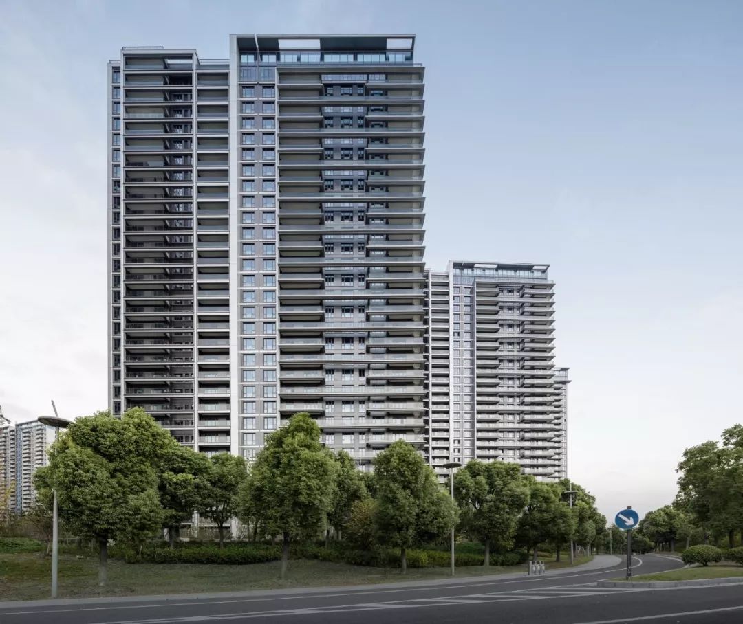 苏州壹号院 | 现代铝板立面塑造湖湾新居-22