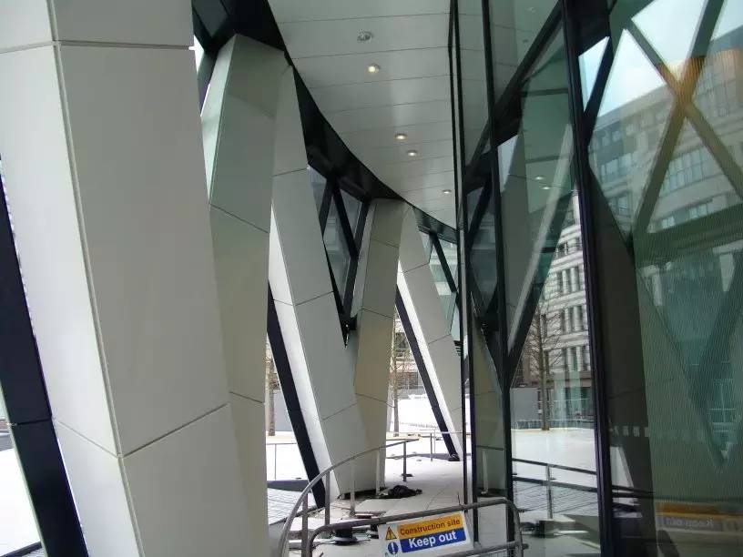 炎炎夏日里 这些会“呼吸”的建筑各显神通-4