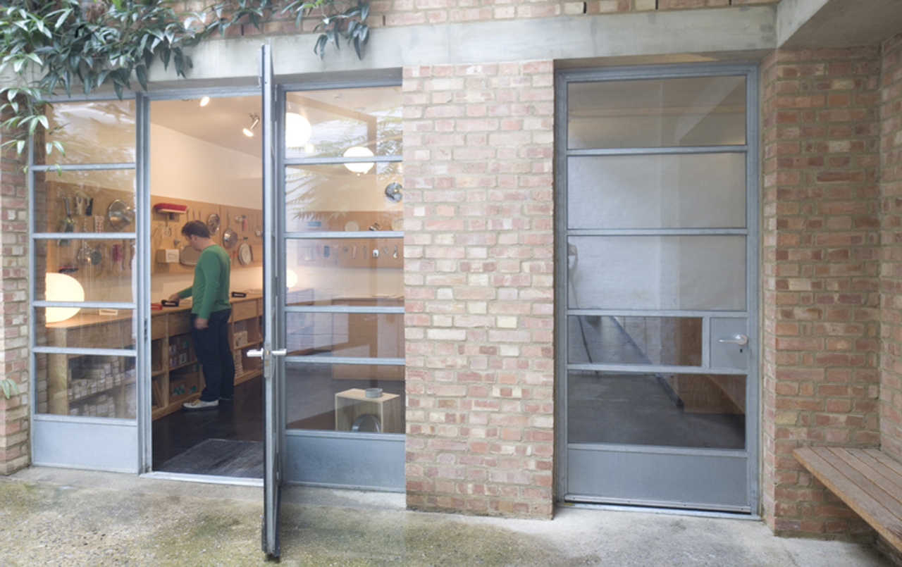 伦敦 Jasper Morrison 工作室 · 仓库改造的办公与零售空间-10