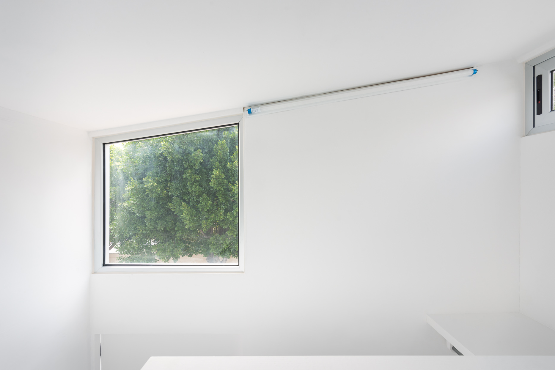 Temporary Pavilion for Healthcare Workers / Revolution-25