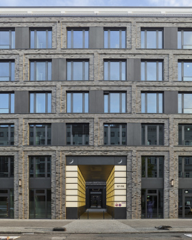 3 Hoefe Office and Residential Building  / Tchoban Voss Architekten