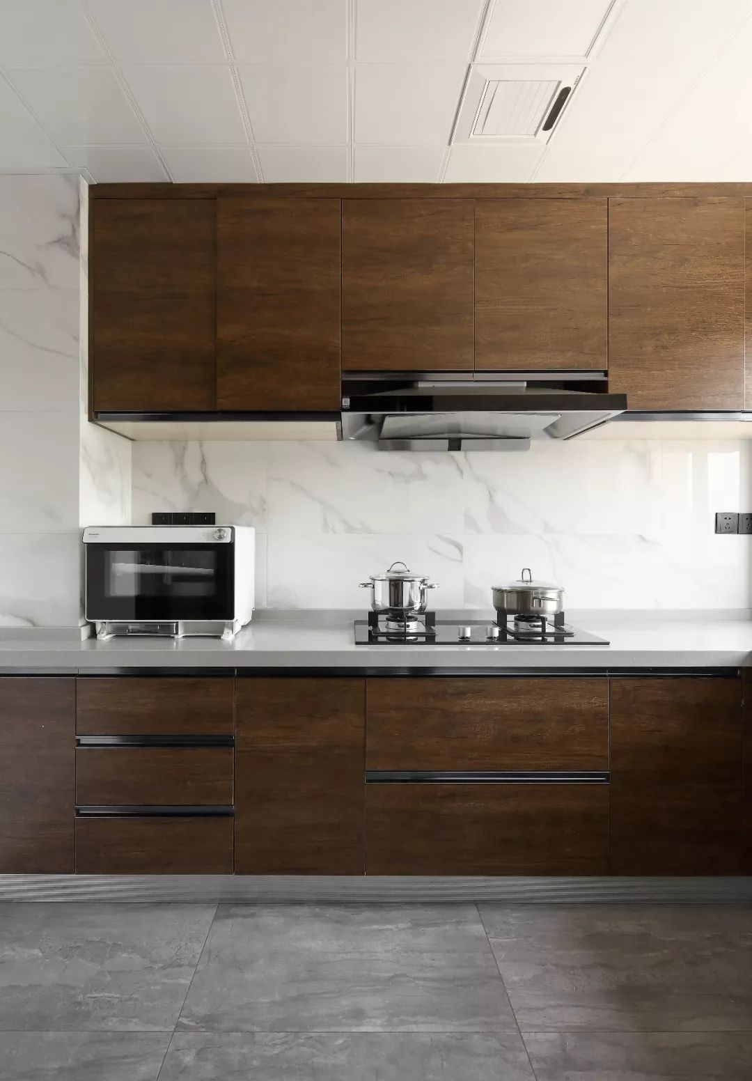 宁波 90 后小夫妻的现代简约暗系家居-39