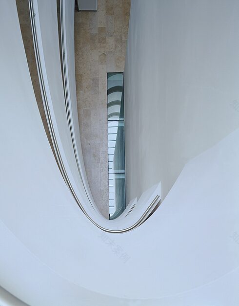 洛巴赫一号
注:这里Lohbach推测是一个地名,I在这种语境常表示一号第一等顺序含义,由于缺乏更多背景信息,仅做此翻译 丨奥地利丨Baumschlager Eberle Architekten-32