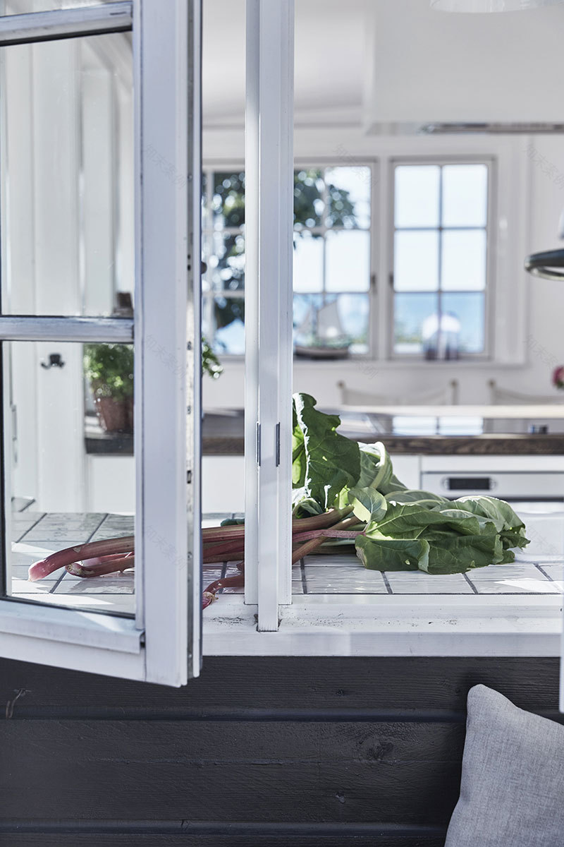 丹麦海边的传统茅草屋-11