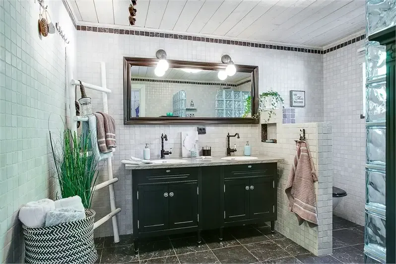 瑞典湖边百年老屋翻新,白色海洋风格度假屋-21