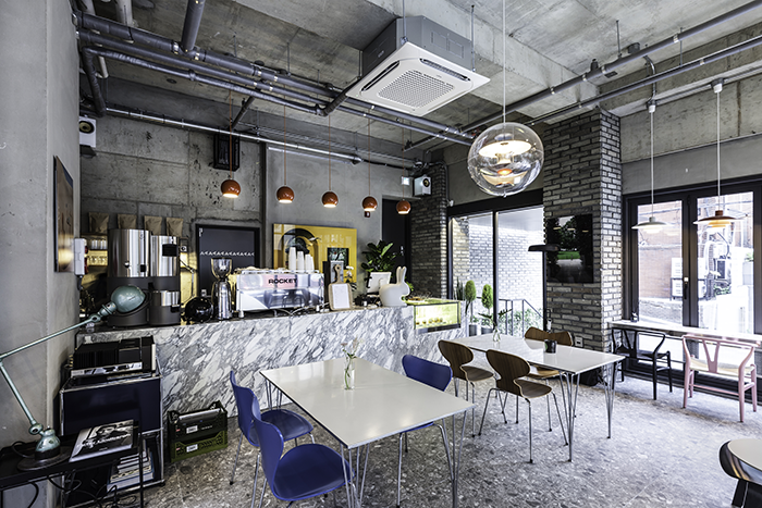 首尔 50 平米现代简约风咖啡馆设计-3