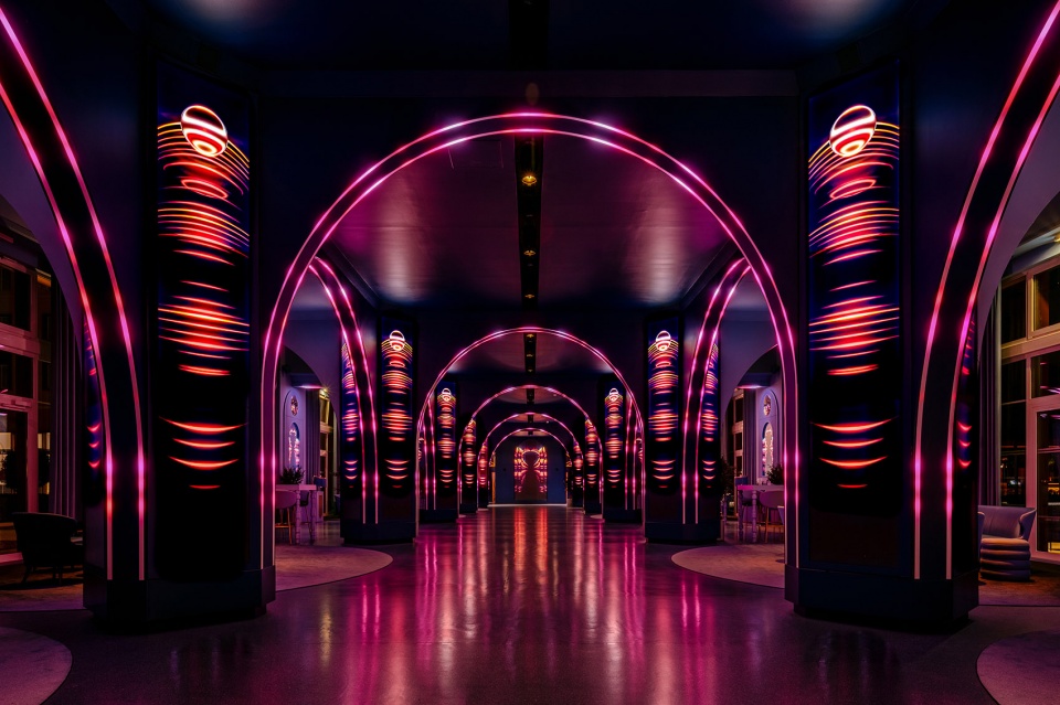 沉浸式魔法酒店大堂 · 法国 Grand Magic 酒店丨法国巴黎丨多媒体工作室 Moment Factory-20