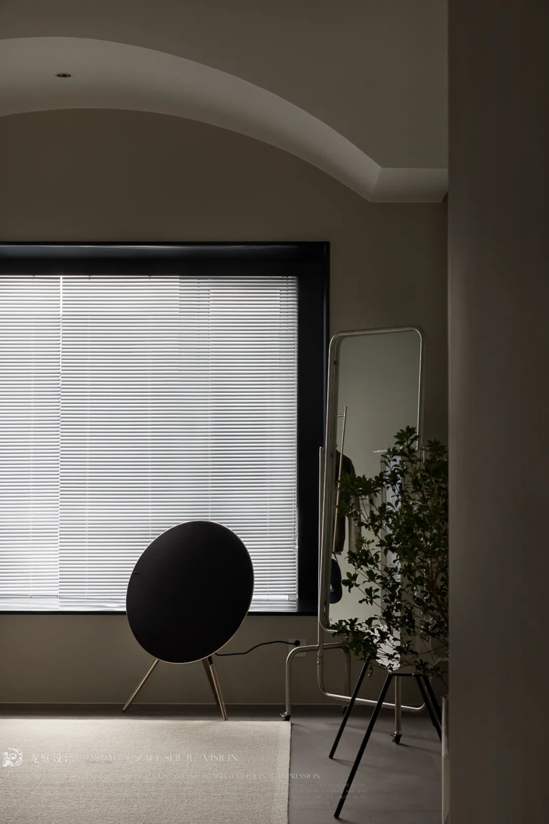 《玫瑰少年》· 暗调现代极简风的优雅质朴丨中国湖州丨湖州圣都装饰-11