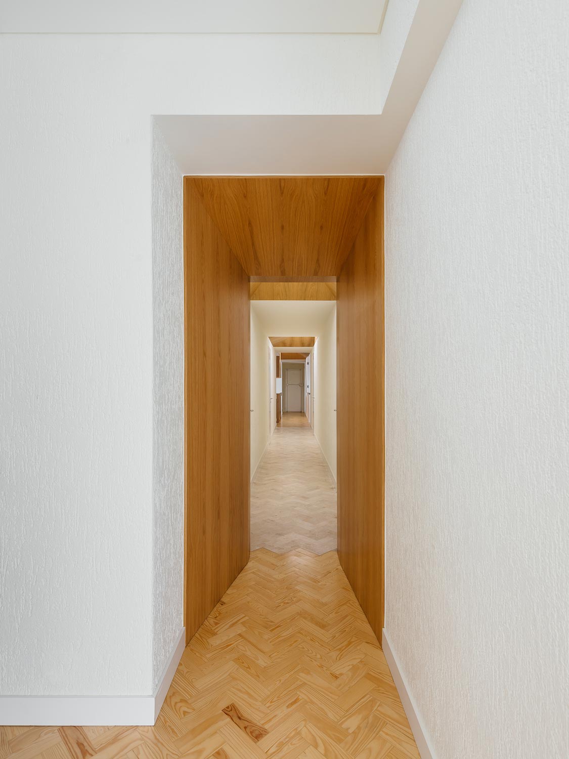 Apartment on the top floor of a 1970s building Located on Luciano Cordeiro in Lisbon   Page 2 of 2   CAANdesign  Architecture and home design blog-3