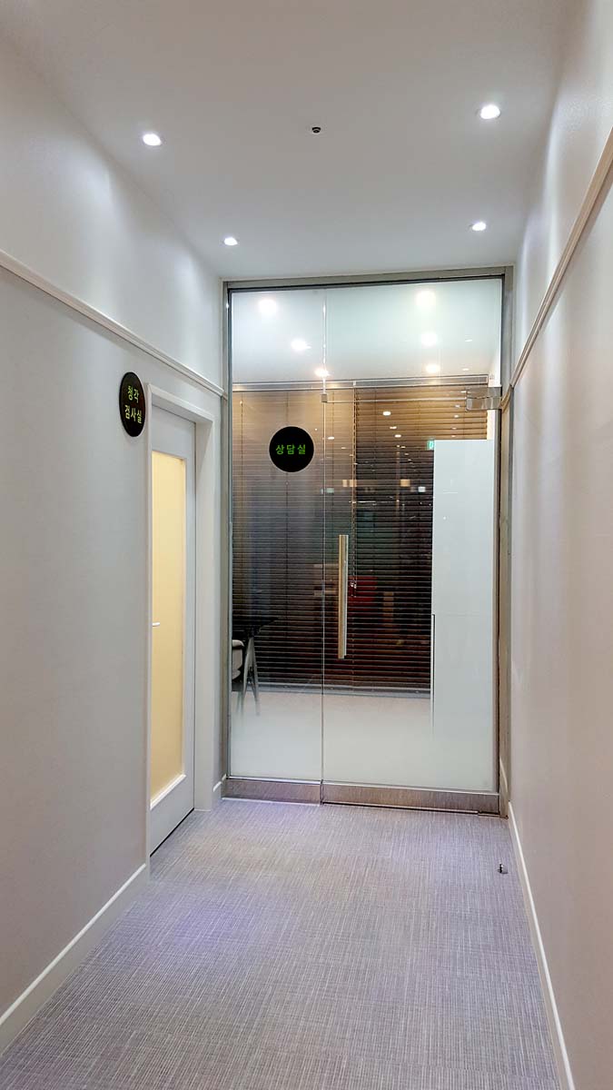 极简白调的清新空气中心-9