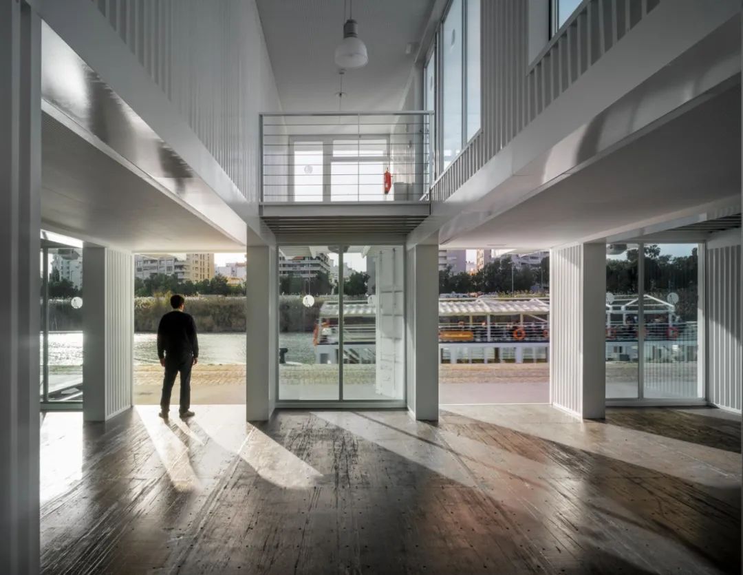 模块化集装箱码头,打造塞维利亚多功能游轮空间-24