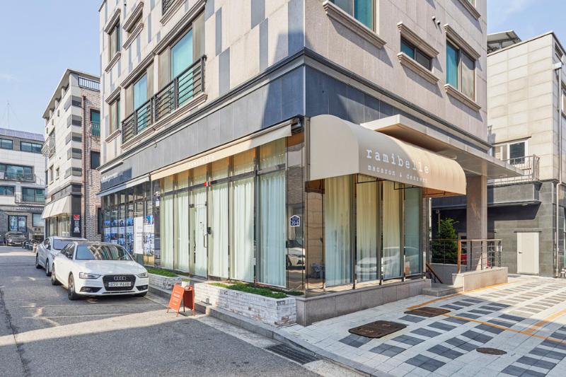 13 坪极简风个性商店设计-8