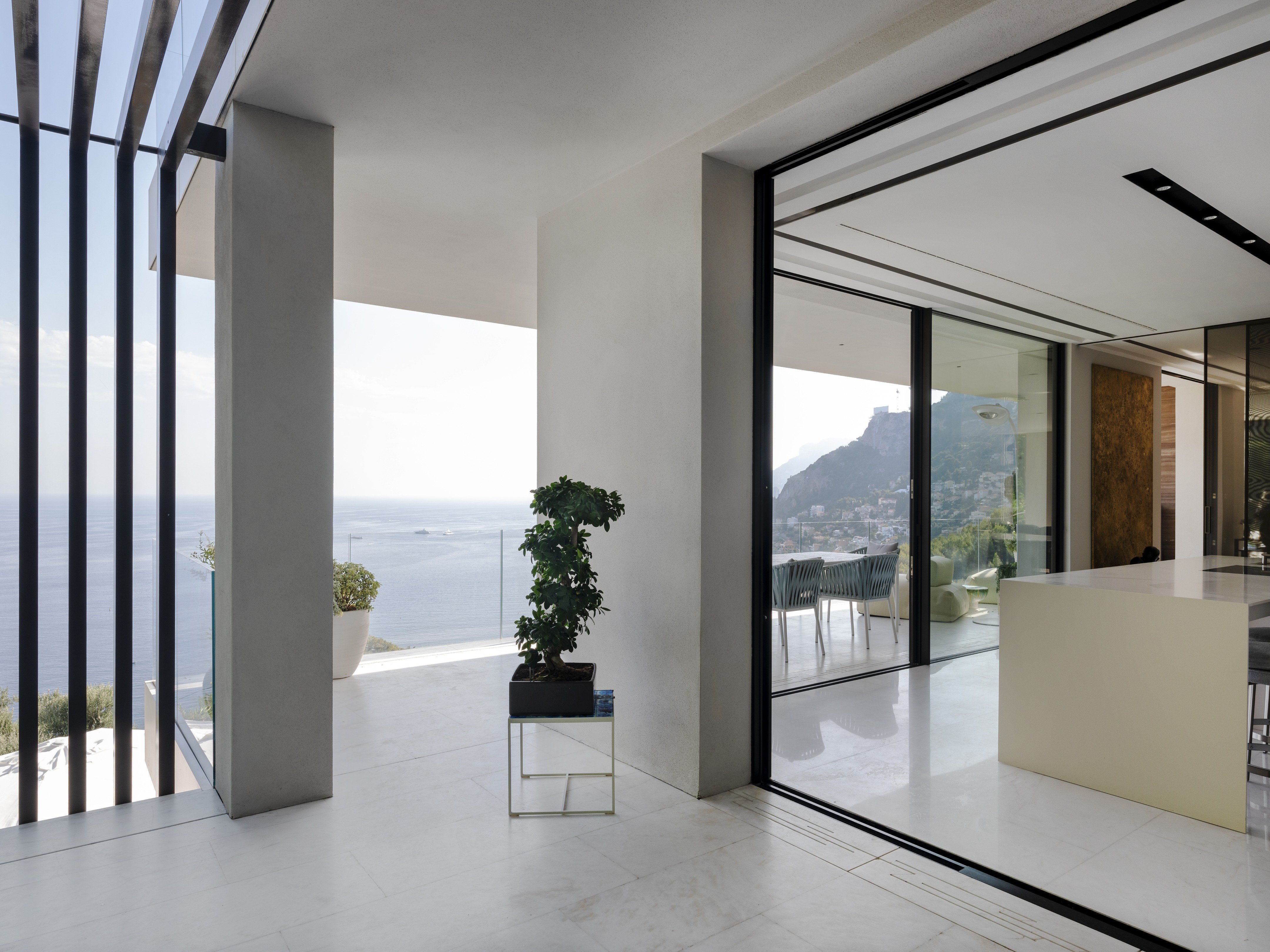 地中海风情 · 蒙特卡洛别墅 Villa Lea丨爱尔兰卡洛丨米兰 Massimo 和 Marco Donizelli 工作室-37