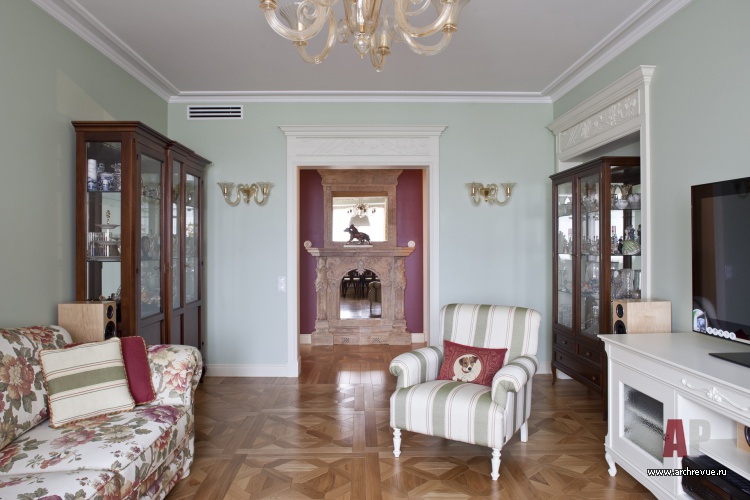 三室传统带彩绘玻璃与向日葵元素公寓丨Яровикова Анна,Мясникова Юлия-24