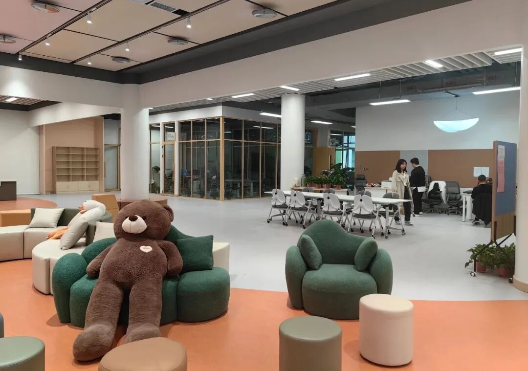 我向往的“神奇学校”，学习有社区，老师不用办公室，让每个孩子“闪闪发光”-48