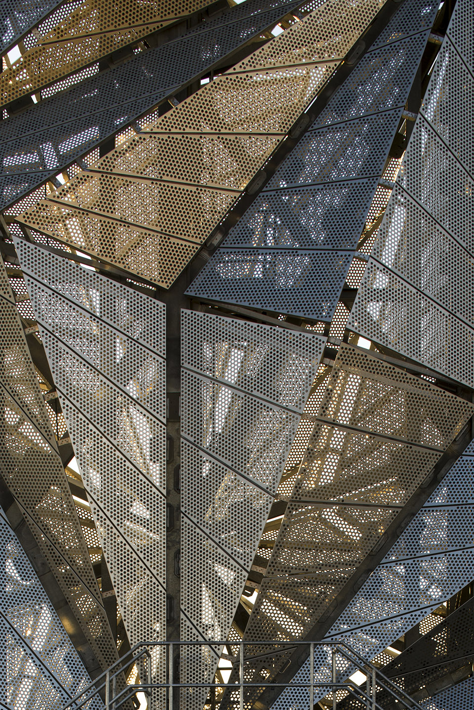 “光之斗篷” - 格林威治半岛低碳能源中心 / C. F. Møller Architects-36