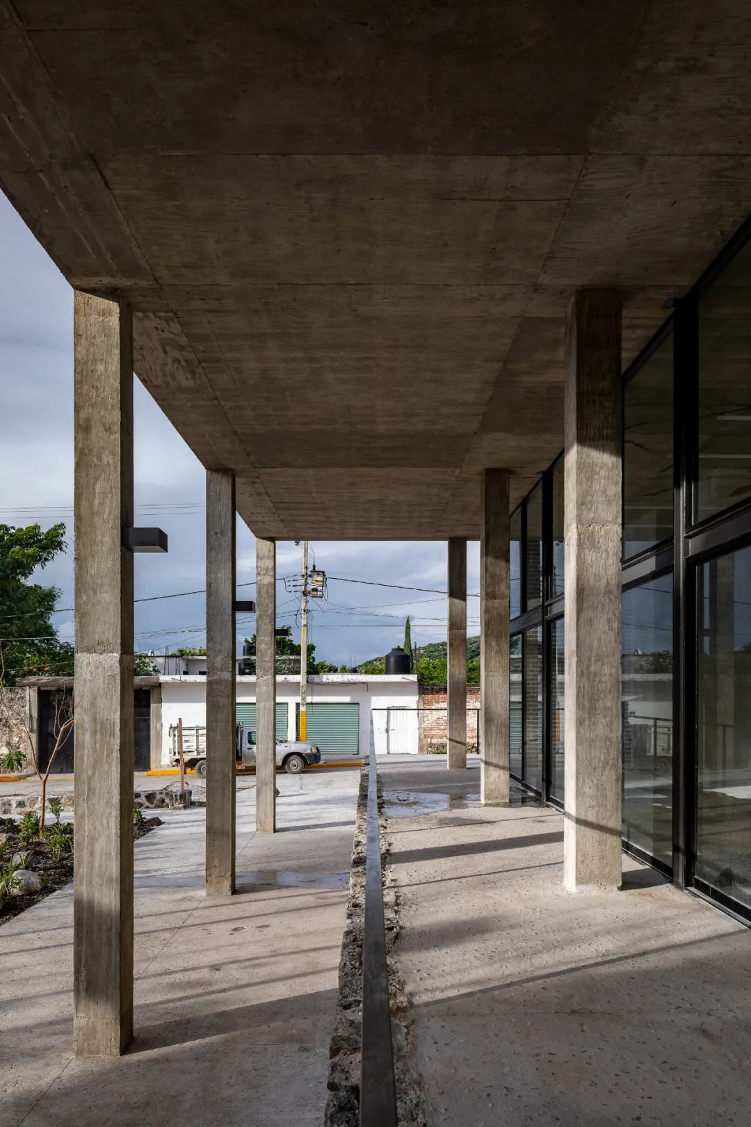 诗意的实用主义 | 墨西哥 Dellekamp 建筑公司作品解读-65