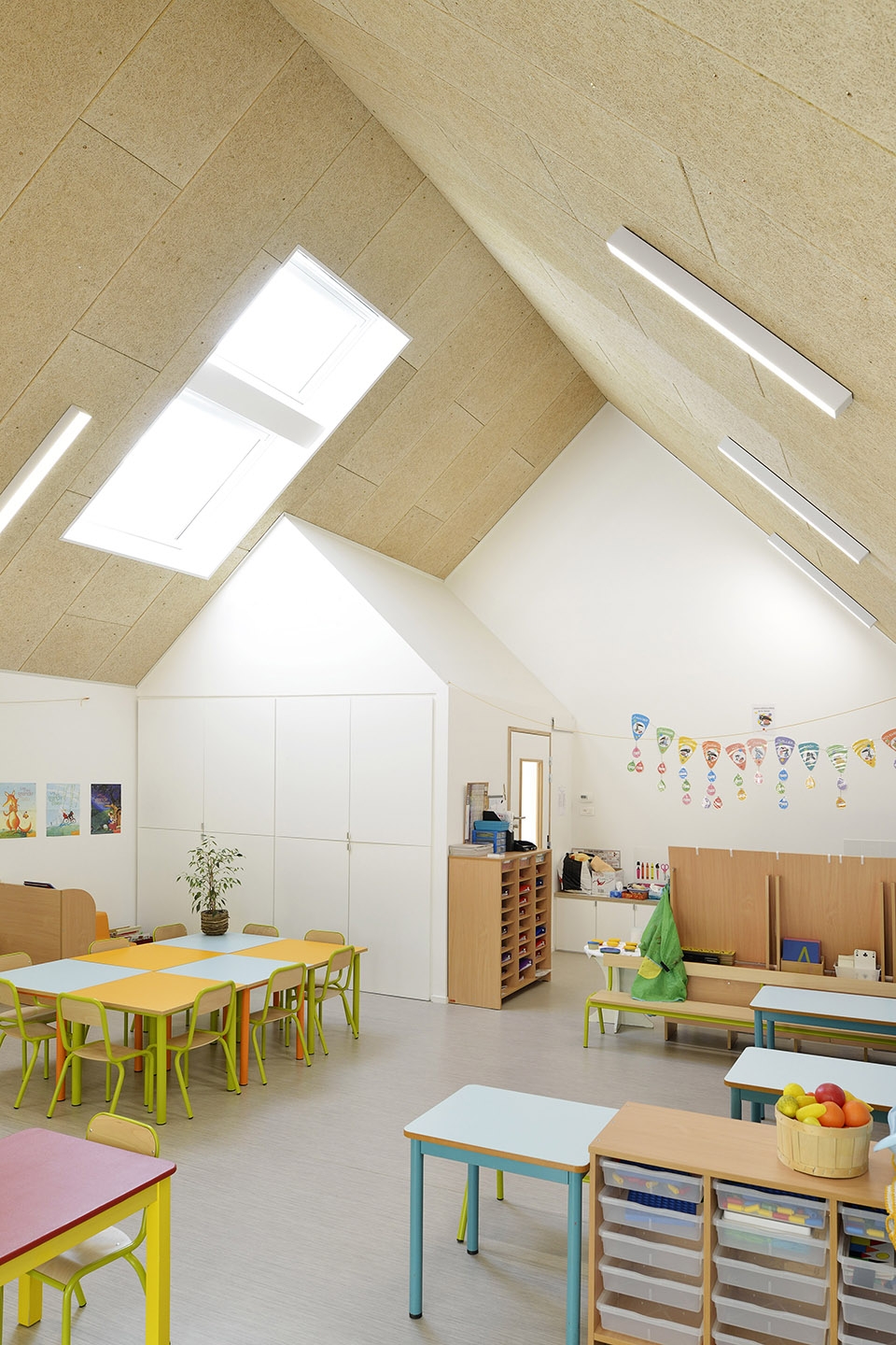 法国"蜂巢"幼儿园,自然与几何的和谐融合-43