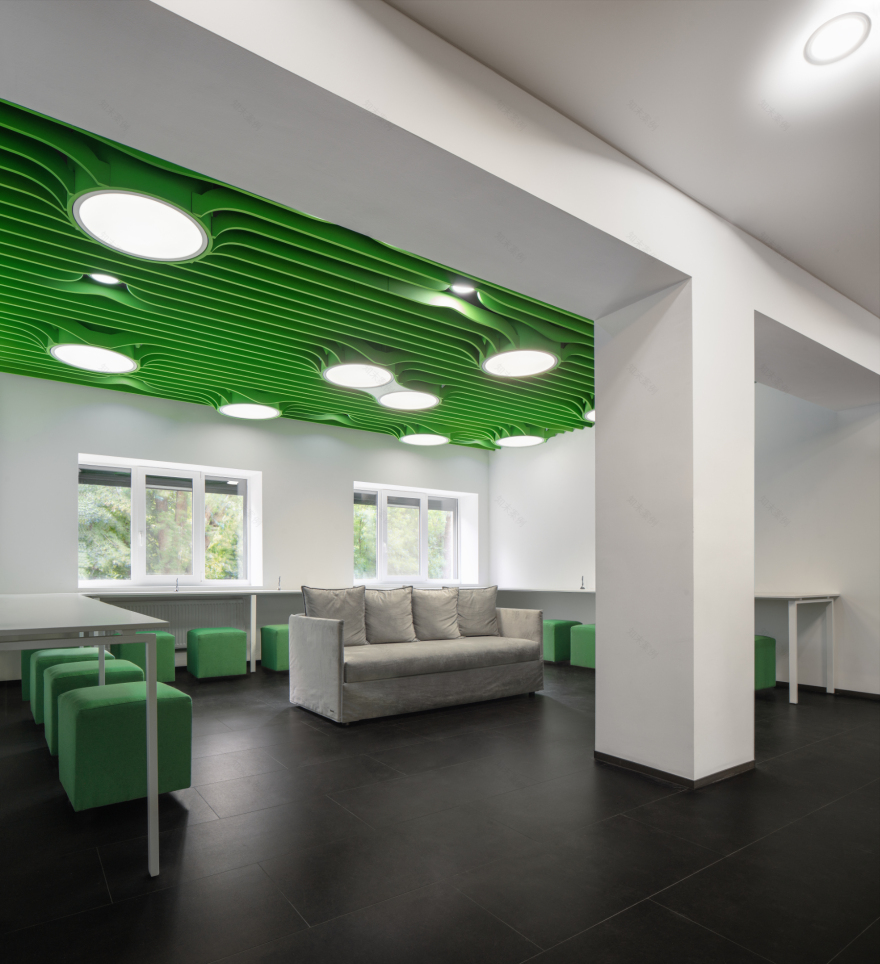 乌克兰透明 HR 办公室设计-25