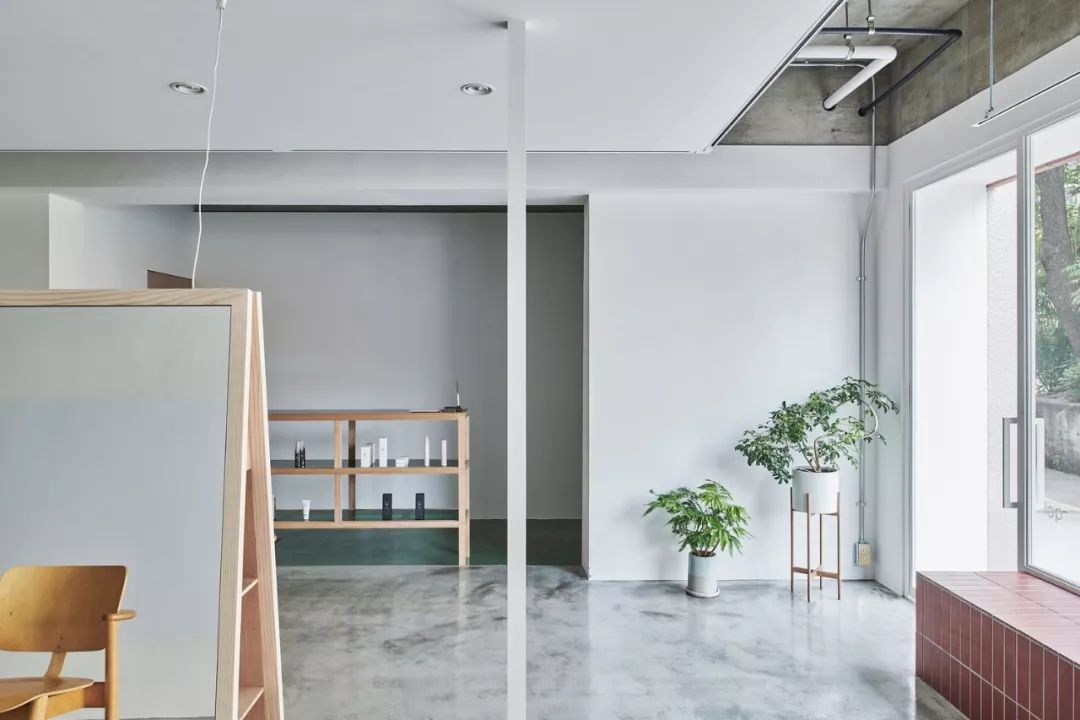 【新店】一个没有招牌的理发店，只有两个座位，佛性理发店-12