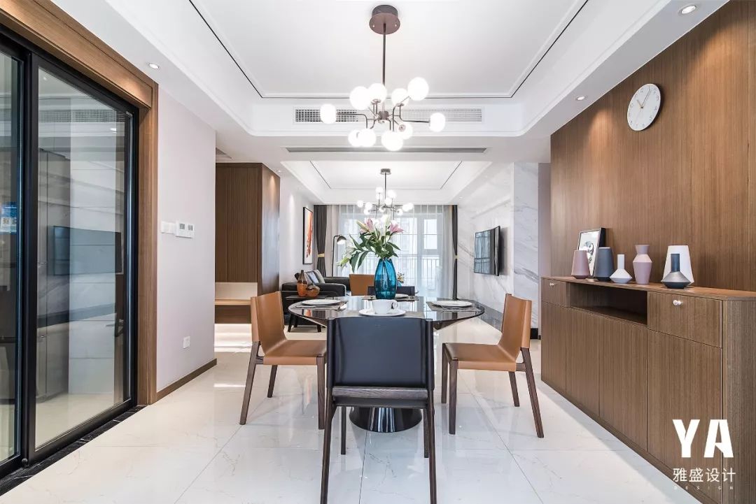 四口之家的现代温馨之家-26