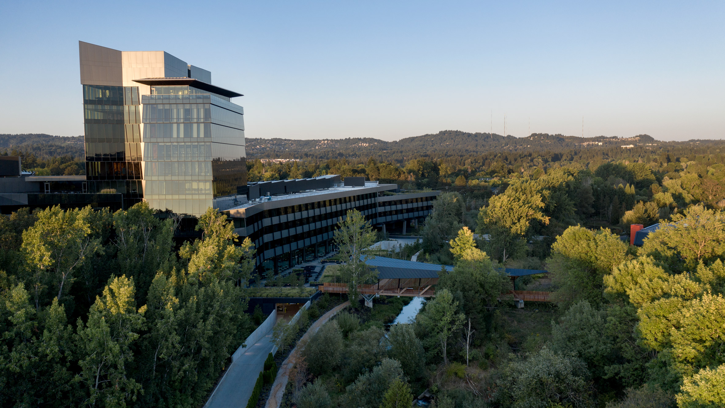 Nike Serena Williams Building | 武士装甲般的建筑外观与环保设计-0