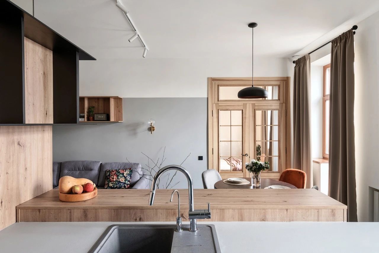 质朴原木单身公寓丨Oleksandr Maly-18