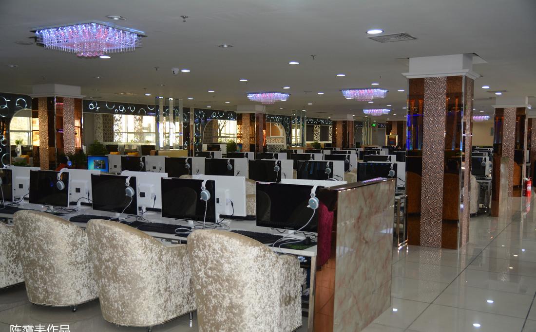 
网吧台球会所 -5