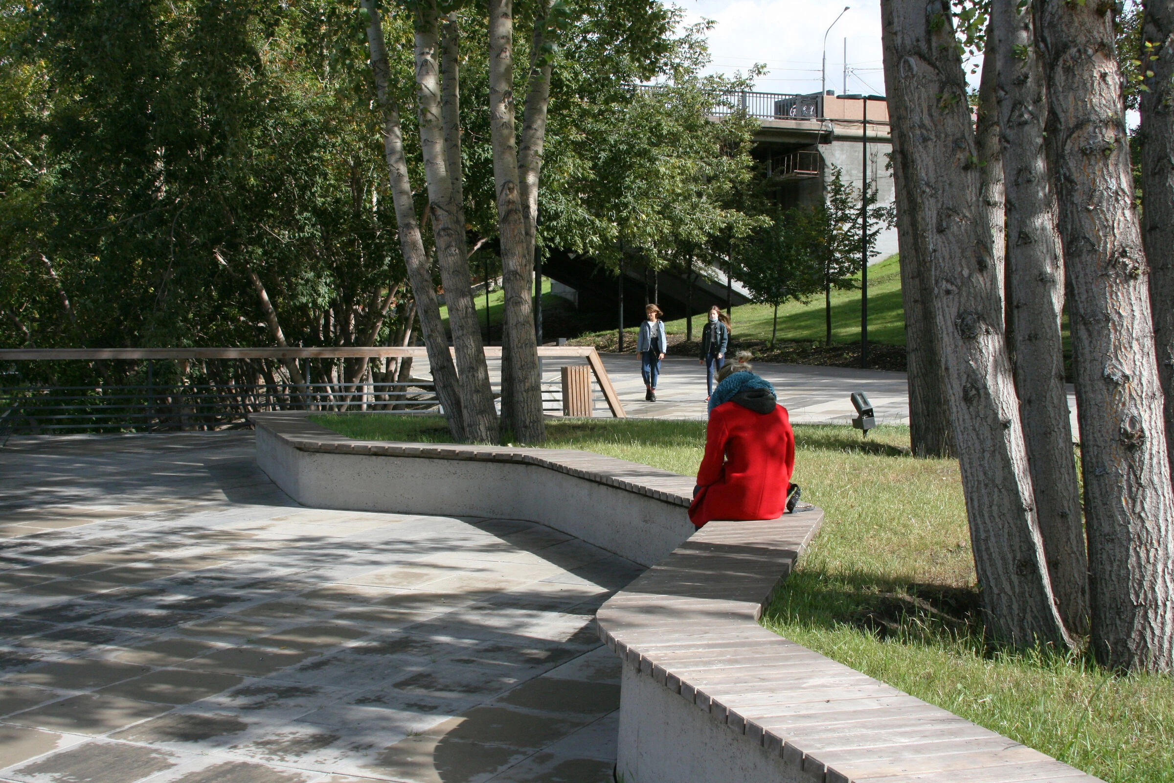 PROMENADE WITH AMPHITHEATER AND ART OBJECT-28